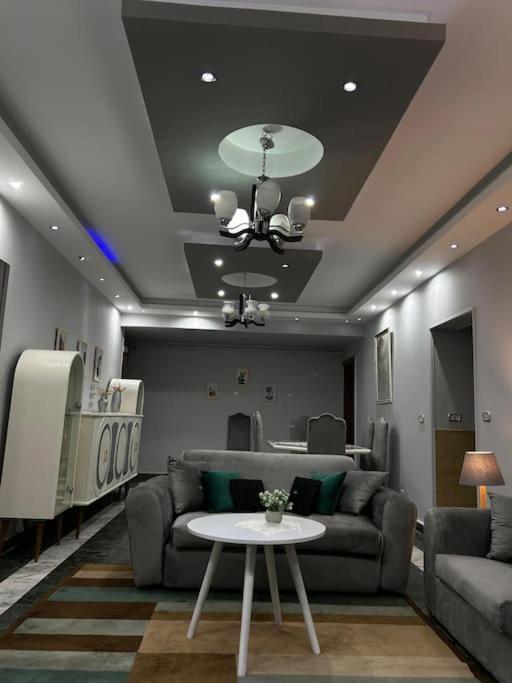 2br On Maadi Nile Corniche Cozy 4beds *