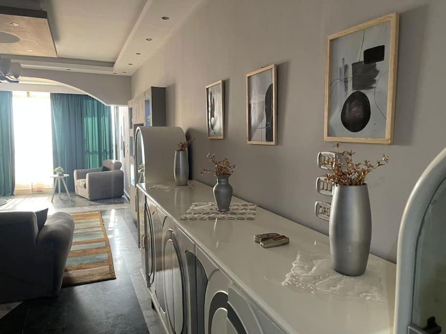 2br On Maadi Nile Corniche Cozy 4beds * Cairo