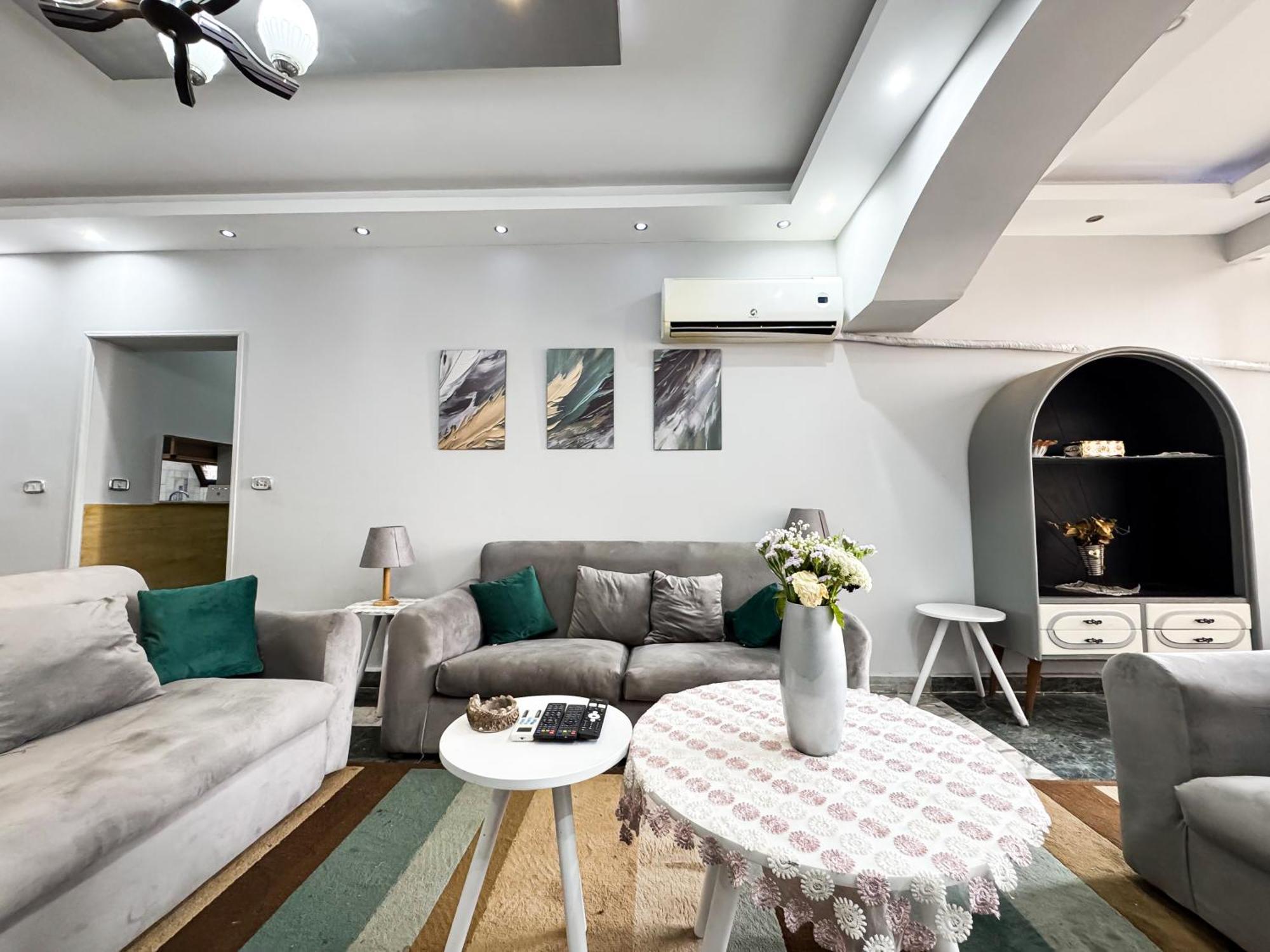 2br On Maadi Nile Corniche Cozy 4beds * Cairo