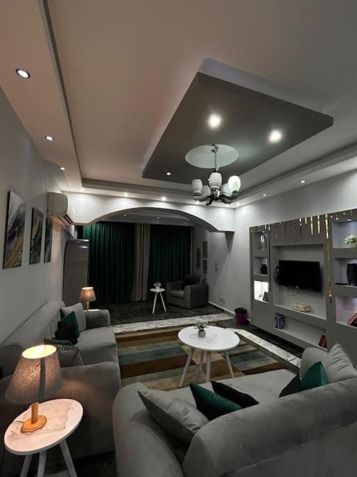 2br On Maadi Nile Corniche Cozy 4beds Appartamento *