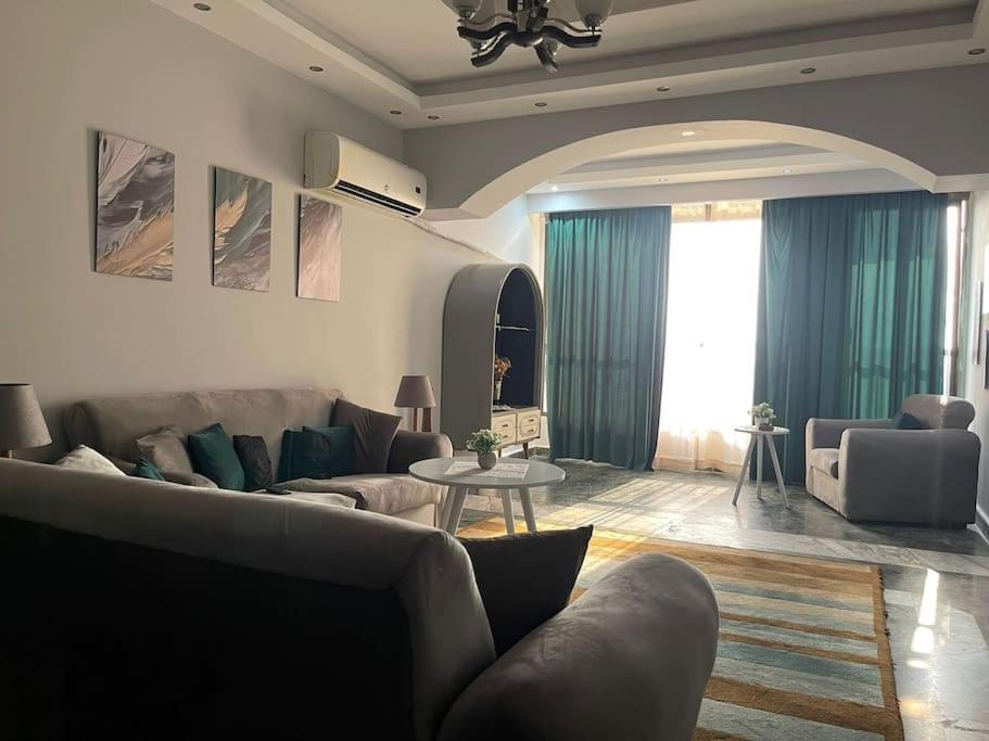2br On Maadi Nile Corniche Cozy 4beds Appartamento